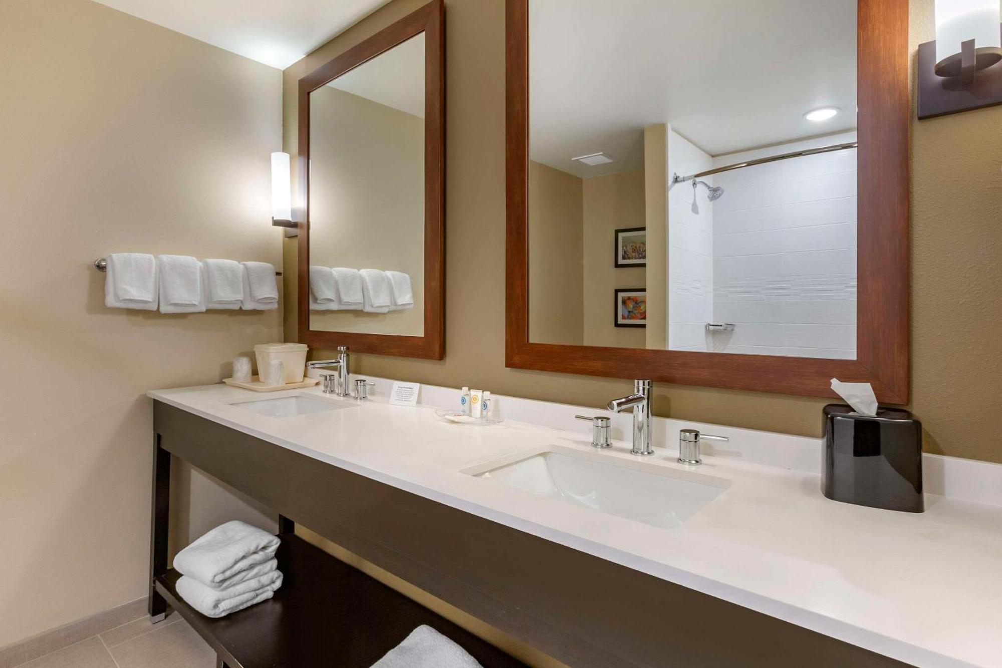 Comfort Suites Albuquerque Airport Экстерьер фото
